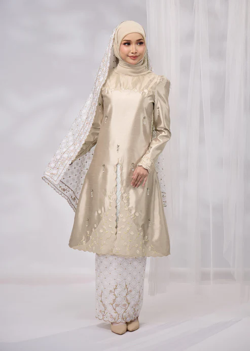 ALANNA KURUNG (NUDE)